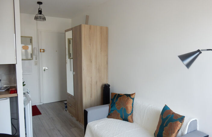 A VENDRE AIX LES BAINS STUDIO BALCON VUE LAC — photo 5