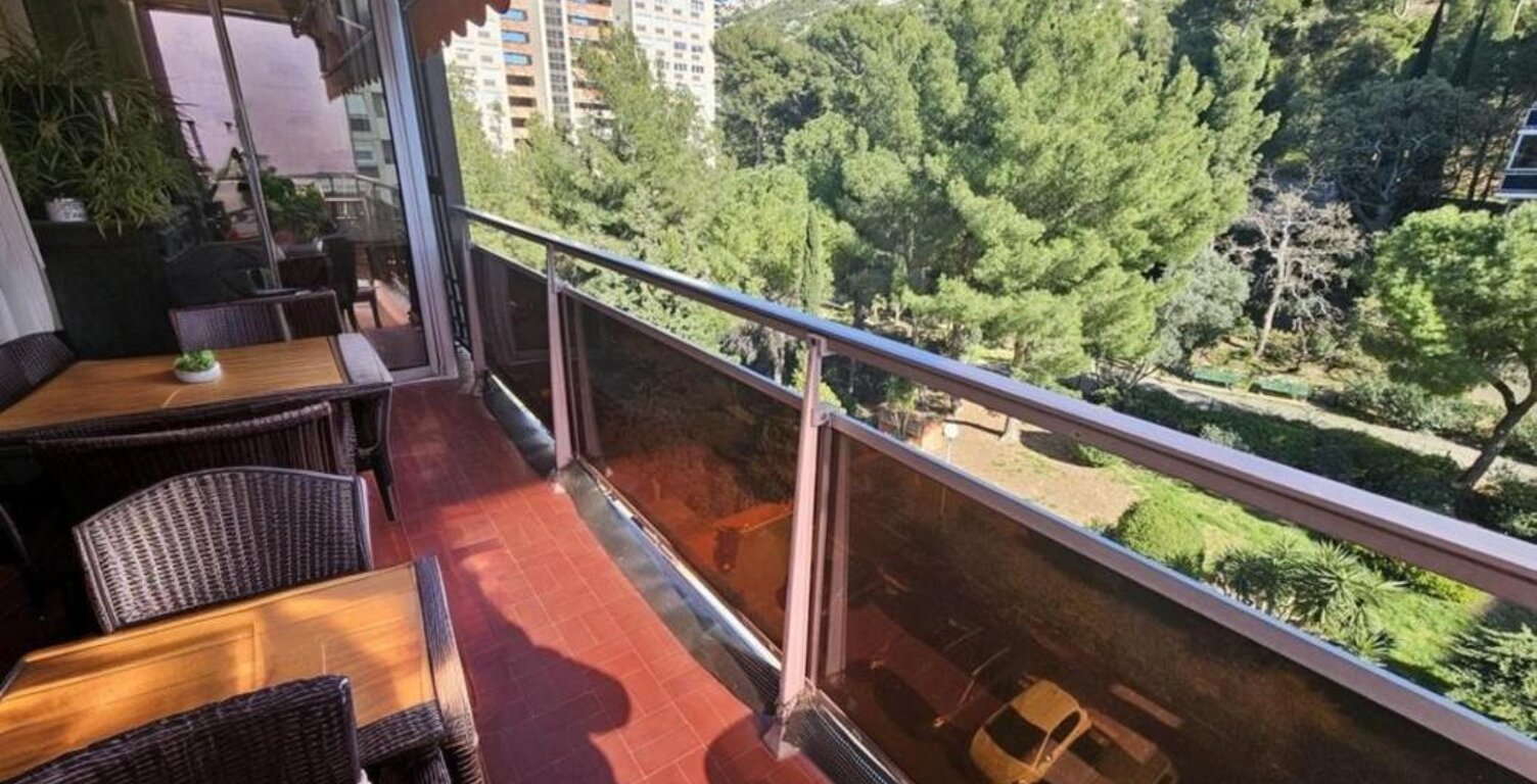 13010 Saint Tronc Beau Type 4 avec Balcon — photo 1
