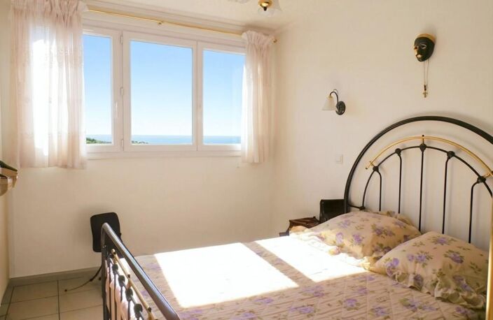 13010 Saint Tronc Beau Type 4 avec Balcon — photo 4