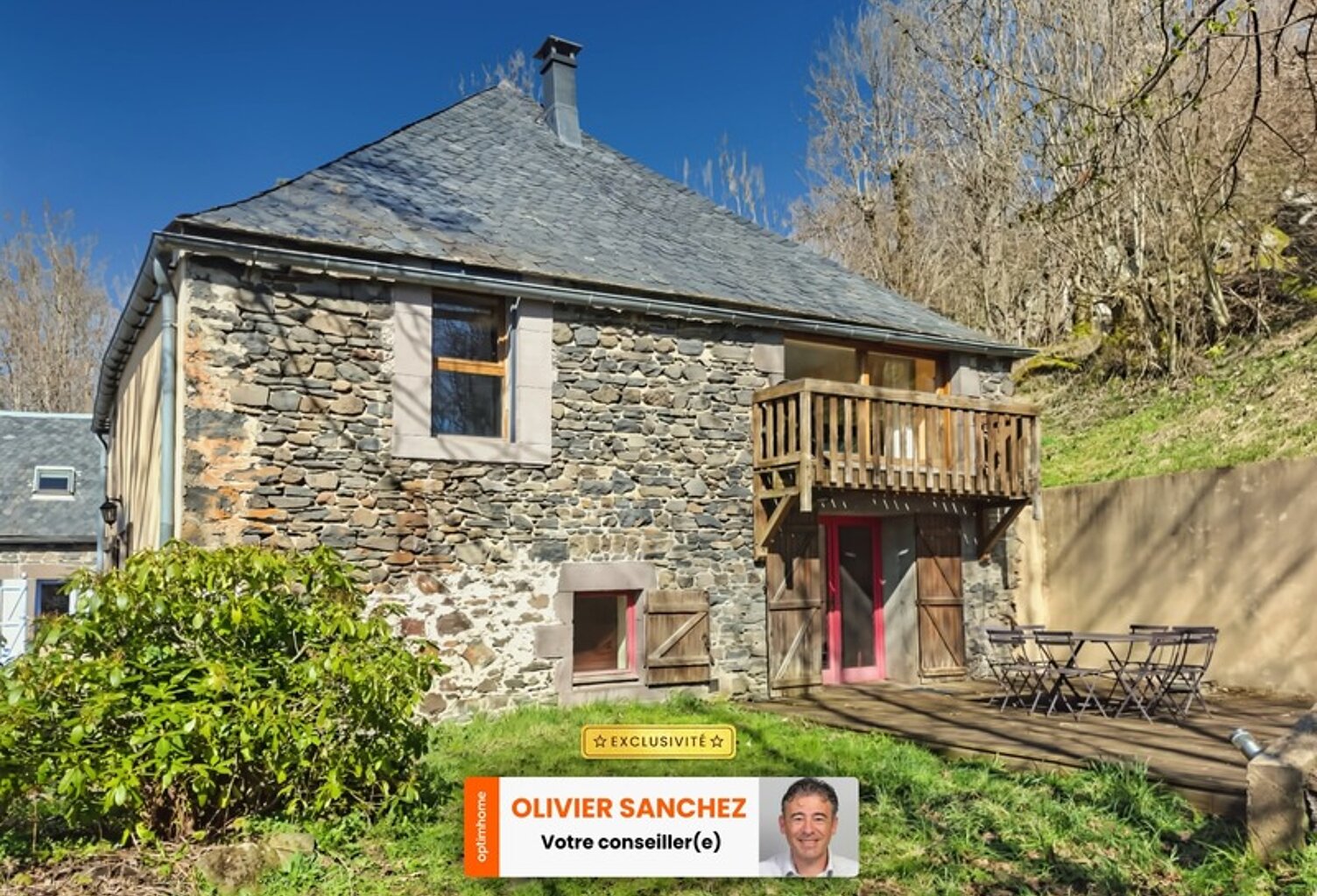 Maison de caractère avec gîte - 12 pièces SAINT BONNET PRES ORCIVAL (63) — photo 1