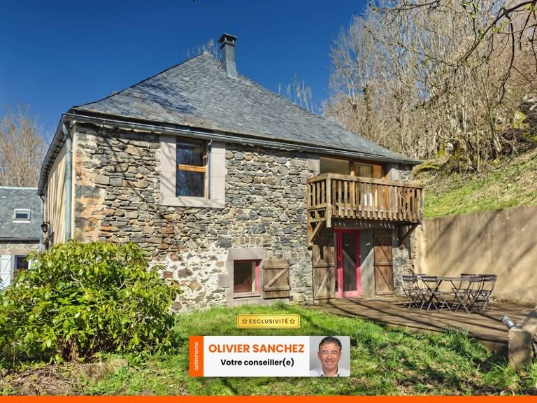 Maison de caractère avec gîte - 12 pièces SAINT BONNET PRES ORCIVAL (63) — photo 1
