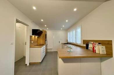 Appartement 4 pièces 240000 €