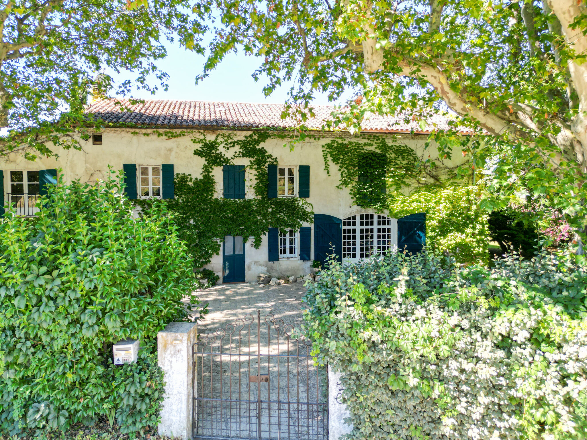 Villa / Maison  T9 à vendre Puy-Sainte-Réparade (Le) 13610