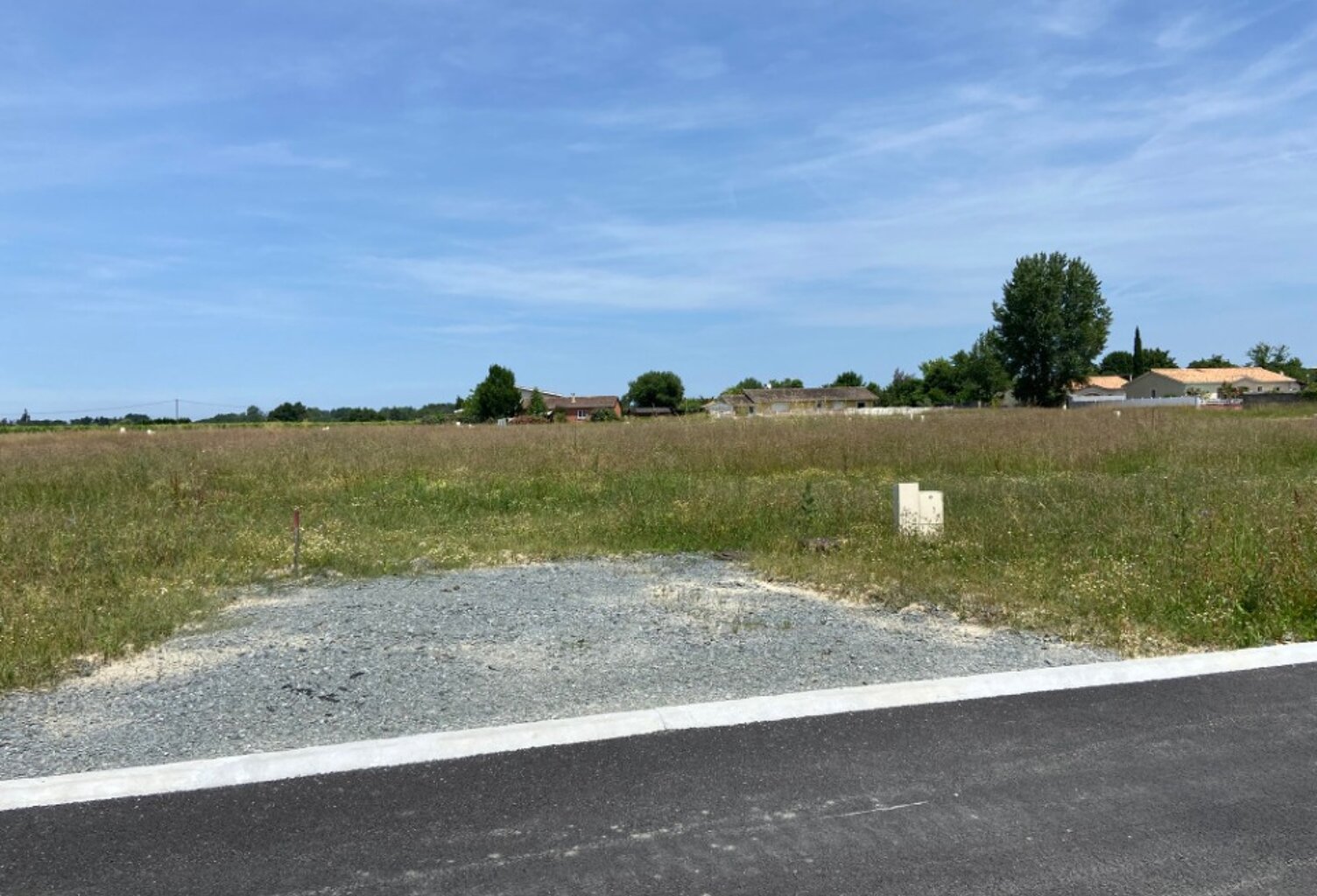 Terrain à bâtir à Prignac-et-Marcamps (33710) — photo 1