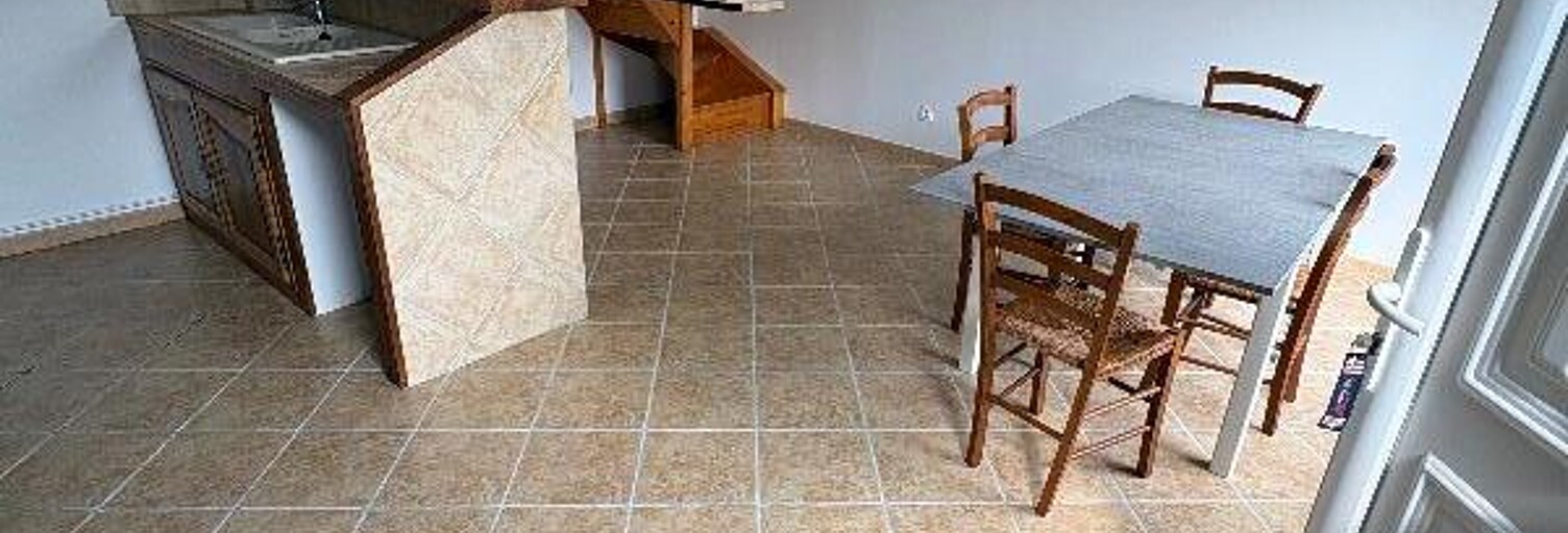 Maison 3 Pièces 56 m² à louer à Les Églisottes-et-Chalaures (33230)