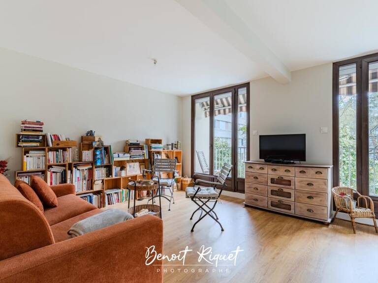 Appartement T3 rénové avec balcon, loggia et vue dégagée sur — photo 1