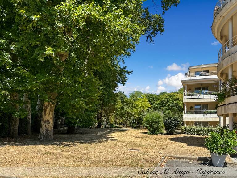 Appartement à vendre 2 pièces de 35m2 au 1er étage avec ascenseur, loggia, parking et local à vélos — photo 1