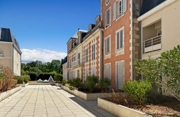 Appartement à vendre 2 pièces de 35m2 au 1er étage avec ascenseur, loggia, parking et local à vélos — photo 2