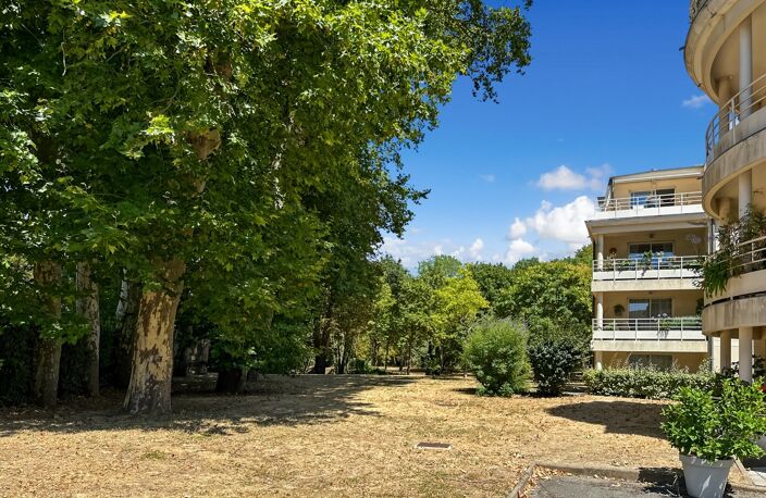 Appartement à vendre 2 pièces de 35m2 au 1er étage avec ascenseur, loggia, parking et local à vélos — photo 5