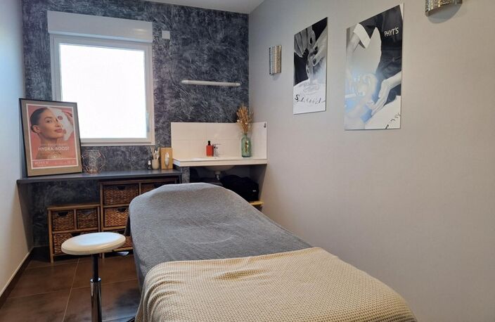 Fonds de commerce Institut de beauté et coiffure à vendre CHATEAU GONTIER (53) — photo 4