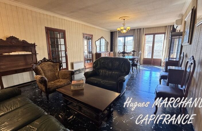 LESPIGNAN - Maison de village avec jardin et grand garage – Fort potentiel ! — photo 2