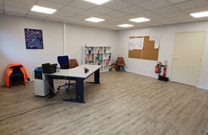 Local/bureau de 34,30 m2 à vendre LILLEBONNE (76170) Immeuble FUTURA — photo 3