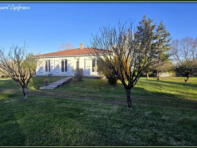 Maison familiale à vendre 4 pièces TERNANT (17) VIE PLAIN-PED + dépendances - environ 5000m² terrain — photo du bien