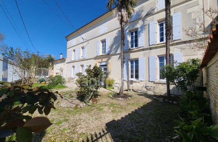 Maison de charme de 255m² proche de MATHA (17) — photo 2