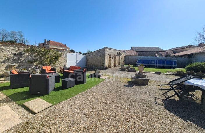 Maison de charme de 255m² proche de MATHA (17) — photo 3