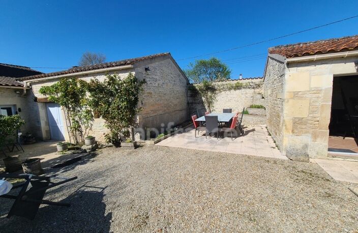 Maison de charme de 255m² proche de MATHA (17) — photo 4