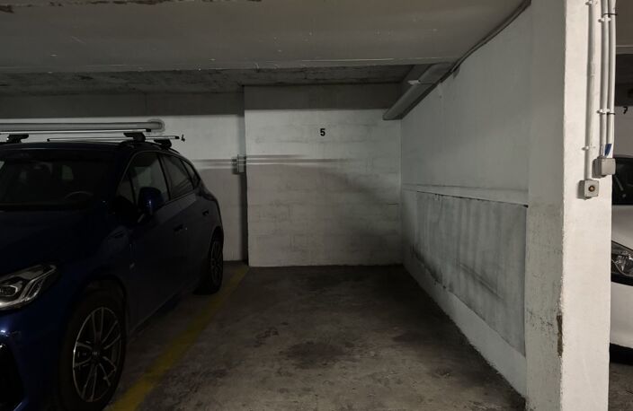 PARKING - VOLTAIRE — photo 2