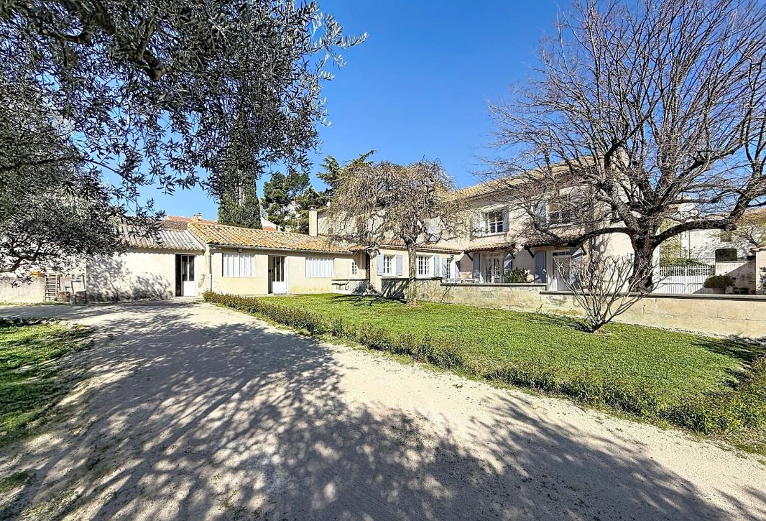 Maison À Vendre, Châteauneuf-de-Gadagne, 208 m², 2 logements, combles aménageables, Terrain 960 m² — photo 1