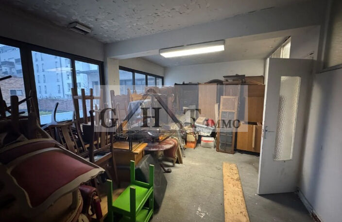 ENTREPÔT-BUREAUX DE 320M2 ET 452M2 DE TERRAIN À VENDRE SUR ARCUEUIL ! — photo 2