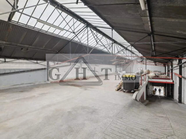 ENTREPÔT-BUREAUX DE 1200 M2 À VENDRE SUR GENTILLY  ! — photo du bien