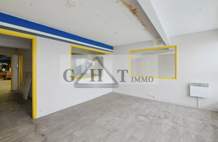 ENTREPÔT-BUREAUX DE 1200 M2 À VENDRE SUR GENTILLY  ! — photo 3