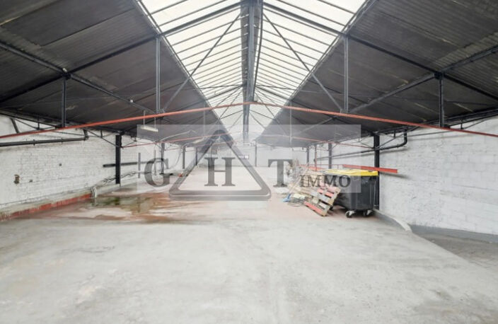 ENTREPÔT-BUREAUX DE 1200 M2 À VENDRE SUR GENTILLY  ! — photo 4