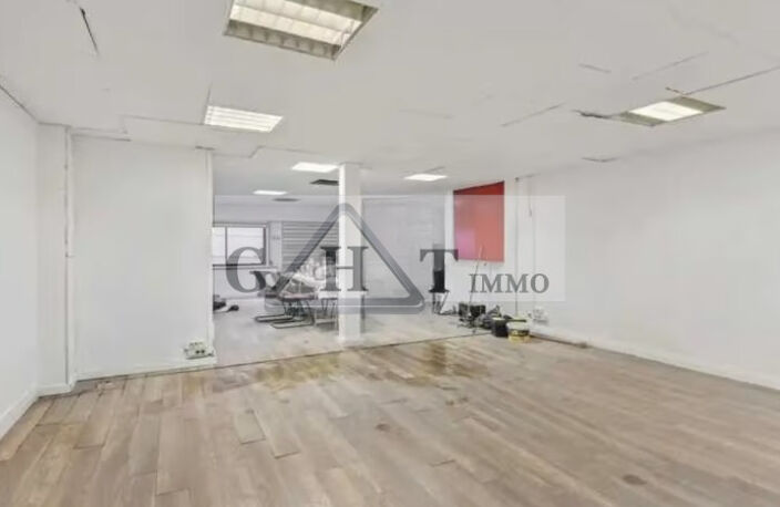 ENTREPÔT-BUREAUX+LOGEMENTS DE 484 M2 À VENDRE SUR CACHAN : — photo 4