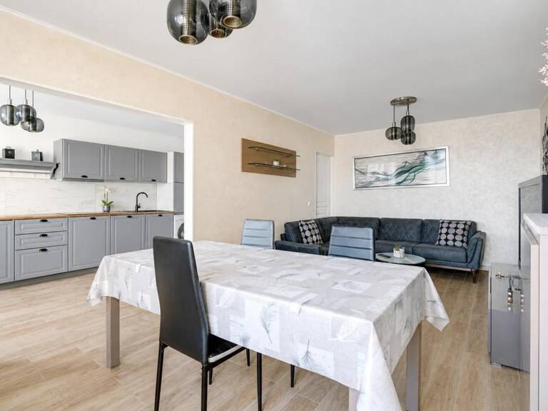 Spacieux T3 de 79 m² en vente à Lyon — photo 1