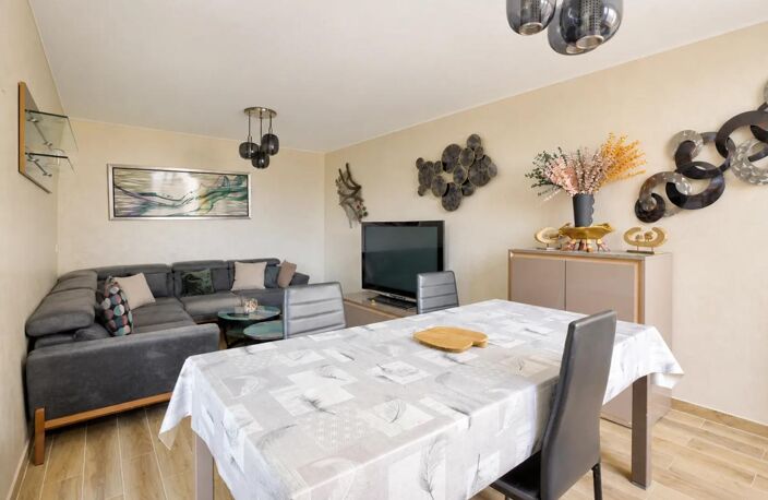 Spacieux T3 de 79 m² en vente à Lyon — photo 4