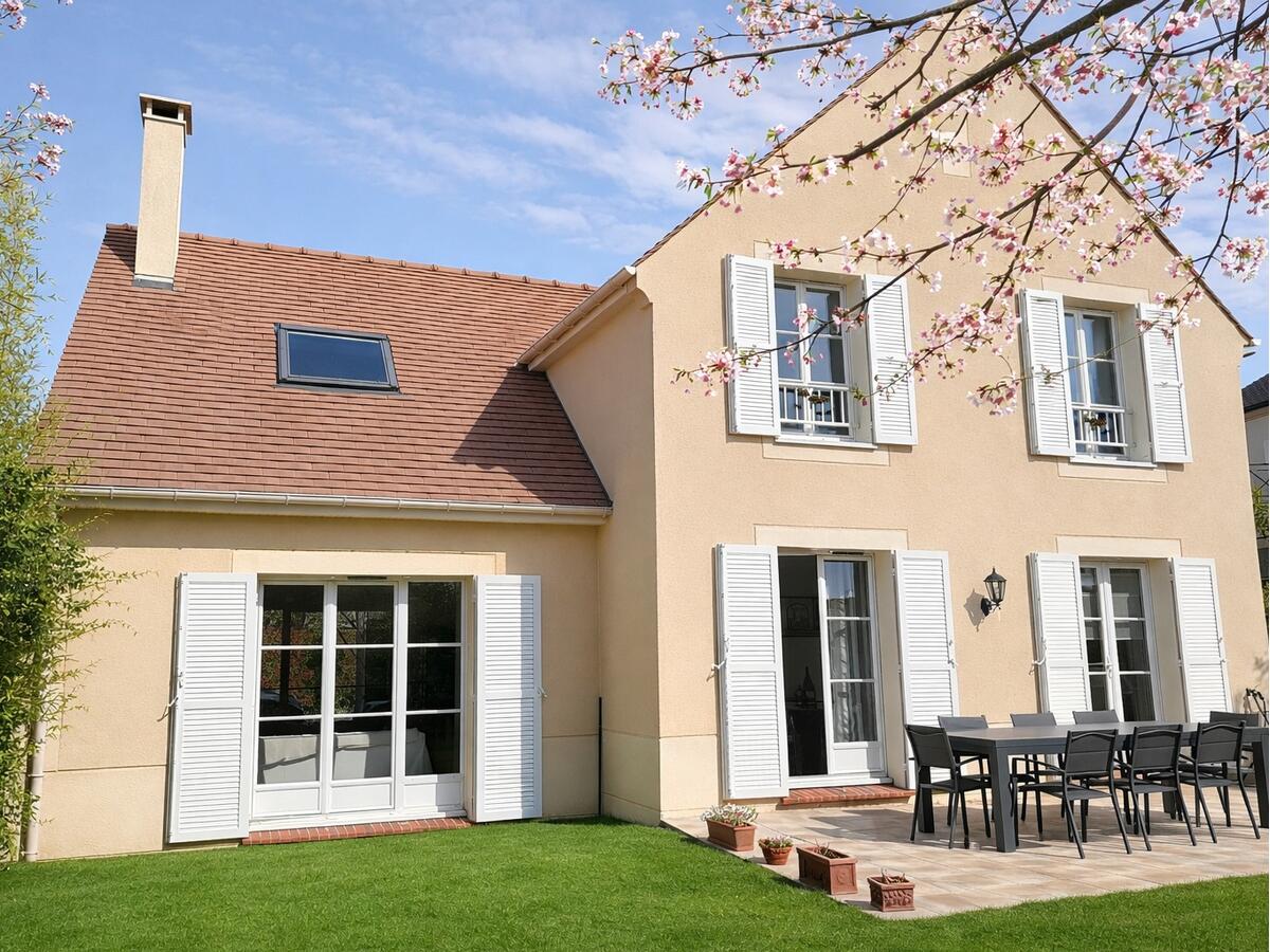 Villa / Maison  T8 à vendre Montesson 78360