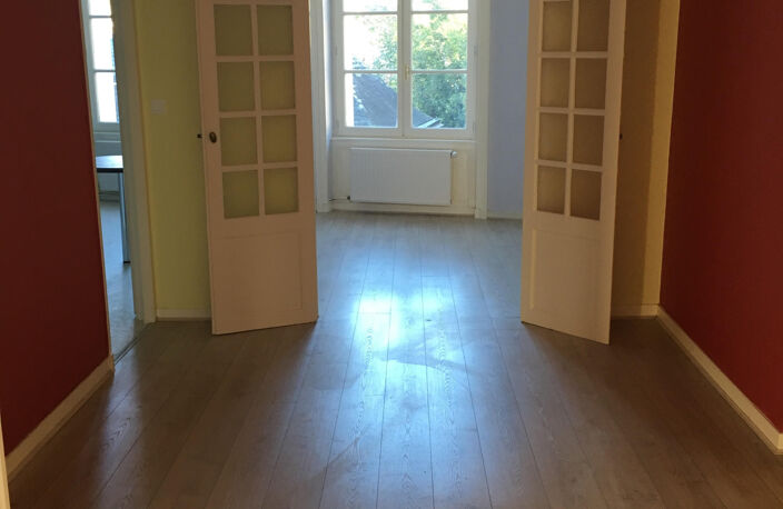 APPARTEMENT T2 - PROCHE BLOSSAC — photo 4