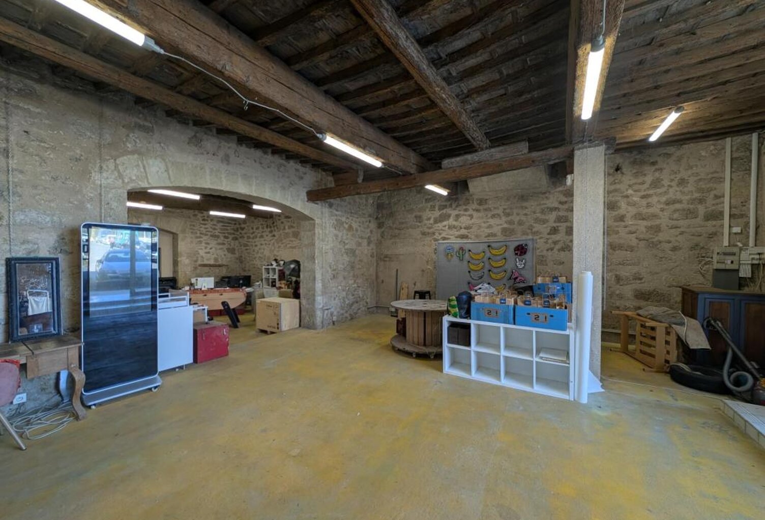 Bien Commercial À Vendre Pézenas — photo 1