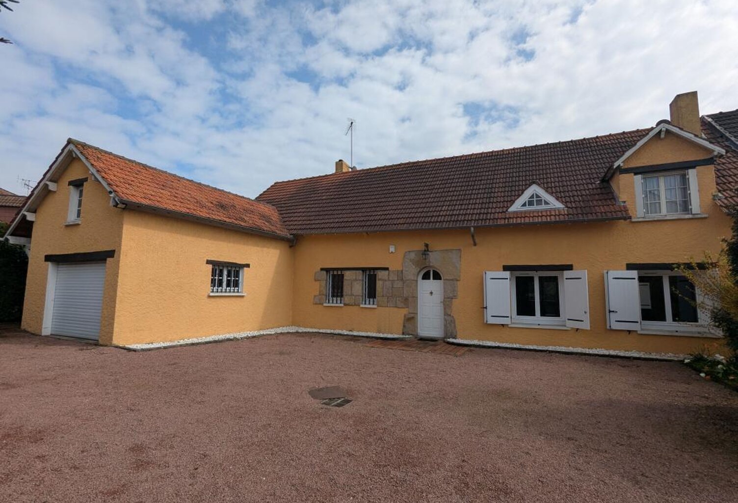 Maison de caractère en pierres – ST JEAN DE LA RUELLE (limite INGRE), à 5 min d’ORLÉANS CENTRE — photo 1