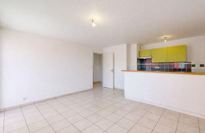 T3 lumineux avec terrasse et 2 parkings, au calme absolu – Castelginest — photo 4