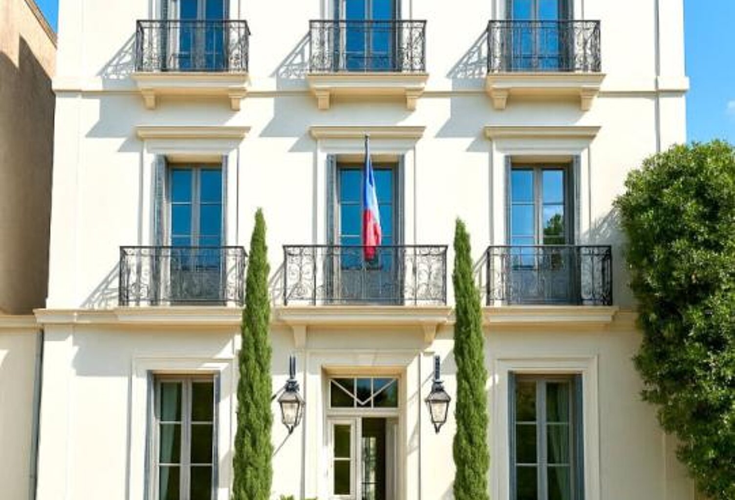 Immeuble de rapport 400m² à Béziers, 6 apparts meublés haut de gamme — photo 1