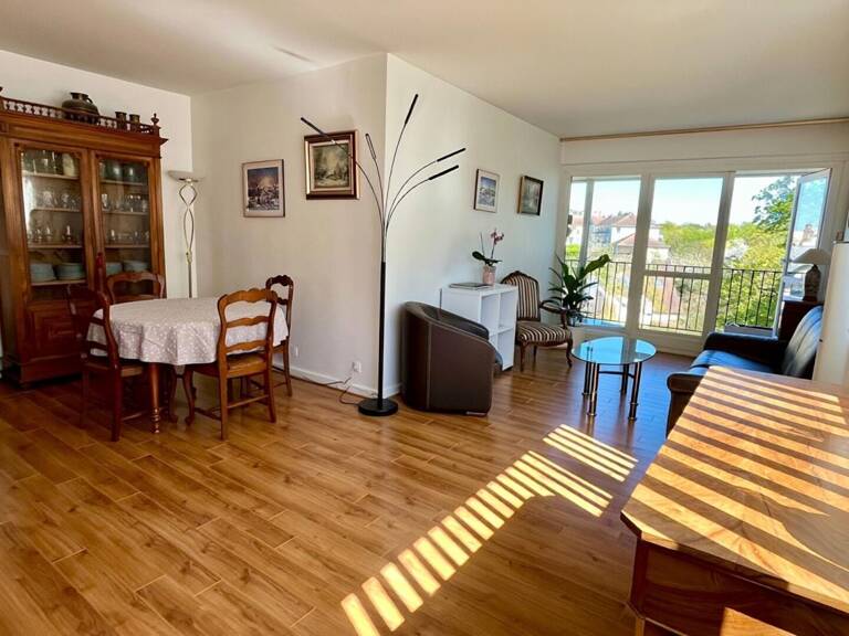 Appartement  de 111m², 3 chambres, balcon, 2 box et une cave — photo 1