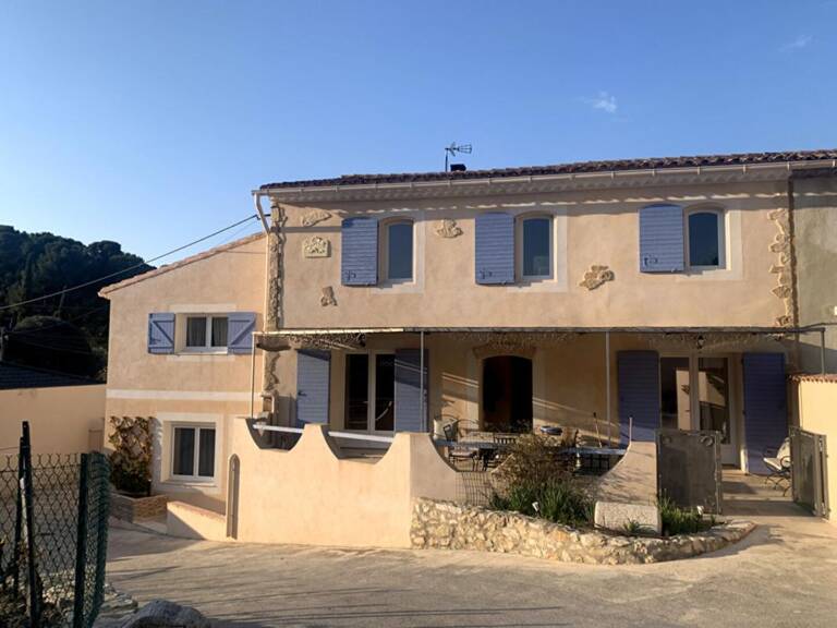 Maison de 206 m2  avec 3 appartements sur terrain de 775 m2 — photo 1