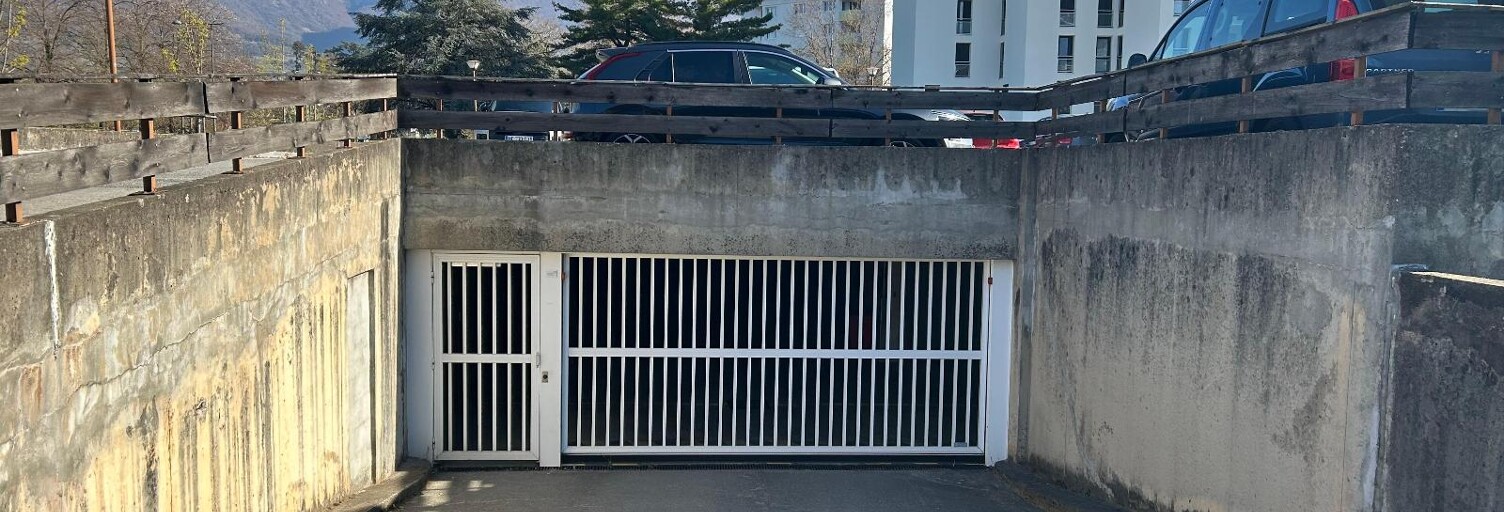 Garage   m² à louer à La Ravoire (73490)