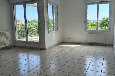 Appartement 3 pièces 901 €