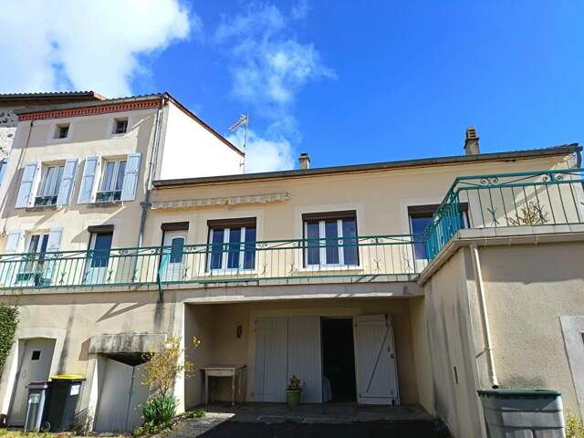 JOLIE MAISON AVEC COUR ET TERRASSE AUX PORTES D'ISSOIRE — photo du bien