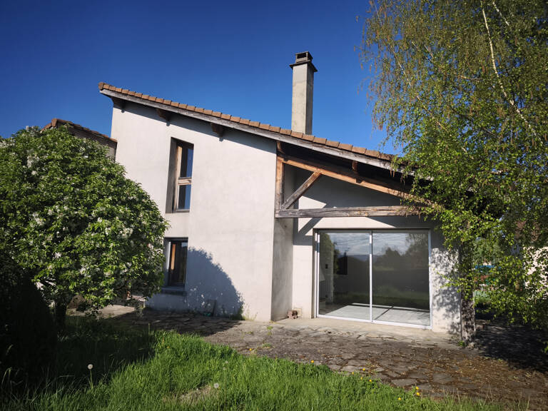 CHAMBON-FEUGEROLLES, Maison 150 m2 — photo 1