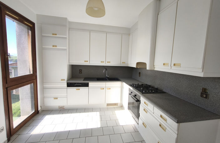 CHAMBON-FEUGEROLLES, Maison 150 m2 — photo 4