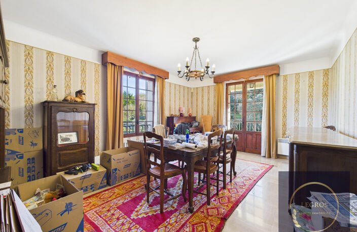 Maison 300 m2 à vendre à Saint-Étienne-Du-Grès — photo 2