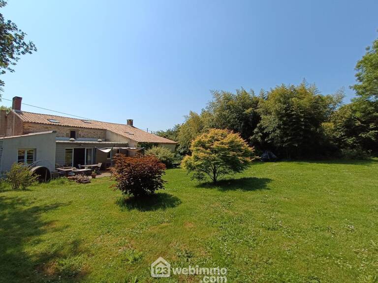Maison de village - 219m² - Aubigny-Les Clouzeaux — photo 1
