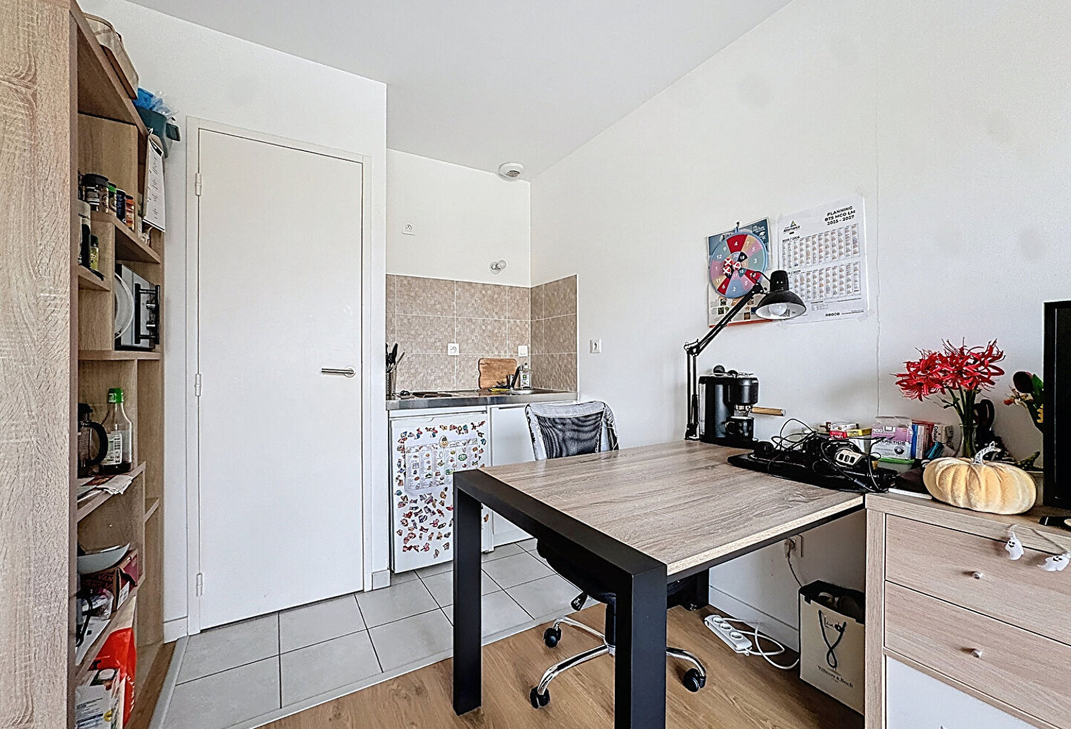 À VENDRE  - Studio lumineux - Vendu Loué - Secteur Rue de Bezannes - REIMS — photo 1