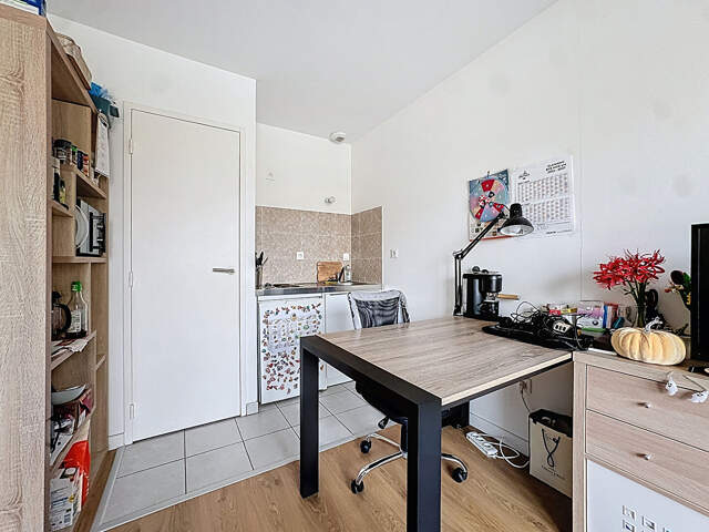 À VENDRE  - Studio lumineux - Vendu Loué - Secteur Rue de Bezannes - REIMS — photo du bien