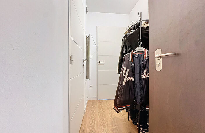 À VENDRE  - Studio lumineux - Vendu Loué - Secteur Rue de Bezannes - REIMS — photo 4