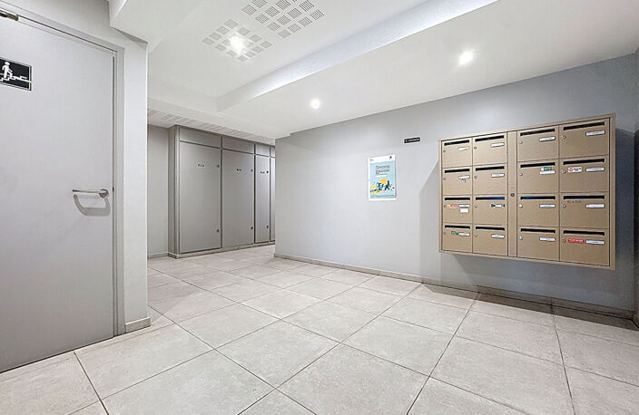 À VENDRE  - Studio lumineux - Vendu Loué - Secteur Rue de Bezannes - REIMS — photo 5
