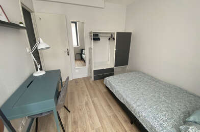 Appartement 9 pièces 550 €