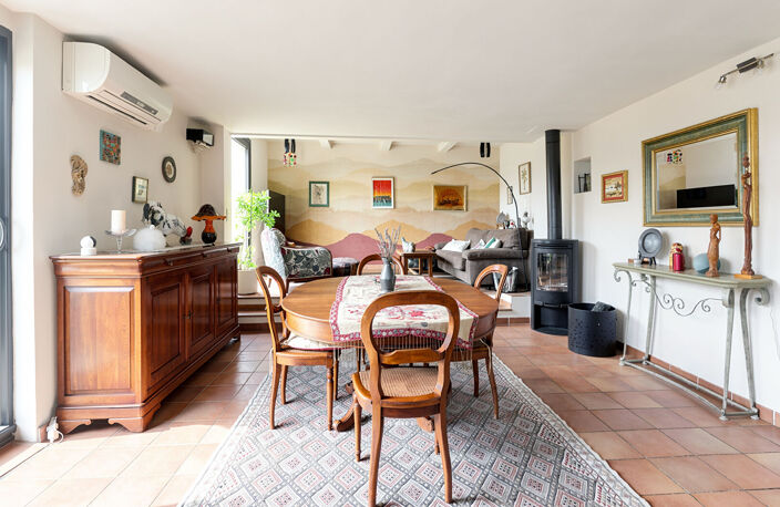 Vente Puyricard de 175 m² sur un terrain de 1695 m² LC  Gestion vous propose une maison de plain pied  avec piscine et grand garage. — photo 3